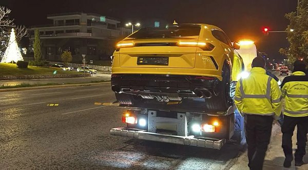 Μπλόκα Τροχαίας: Οδηγός παράτησε το αυτοκίνητό του σε στάση λεωφορείου για να γλιτώσει το αλκοτέστ