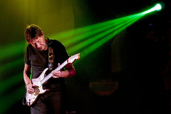 Chris Rea: Στον δρόμο για να συναντήσει το ίνδαλμά του, τον Ayrton… (videos)