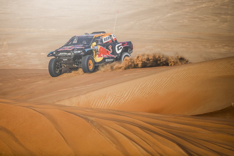 Το Toyota GR DKR Hilux με το οποίο θα αγωνιστεί ο Mateschitz.