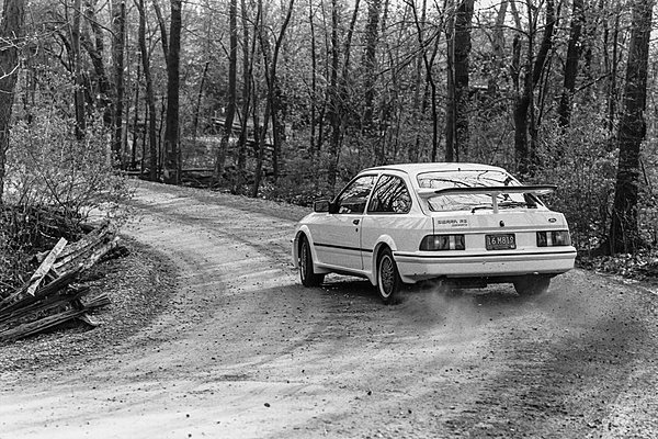 Ford Sierra RS Cosworth: Η εμπειρία πίσω από το τιμόνι ενός θρύλου