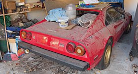Ferrari 308 GTB πλένεται για πρώτη φορά μετά από 30 χρόνια (video)