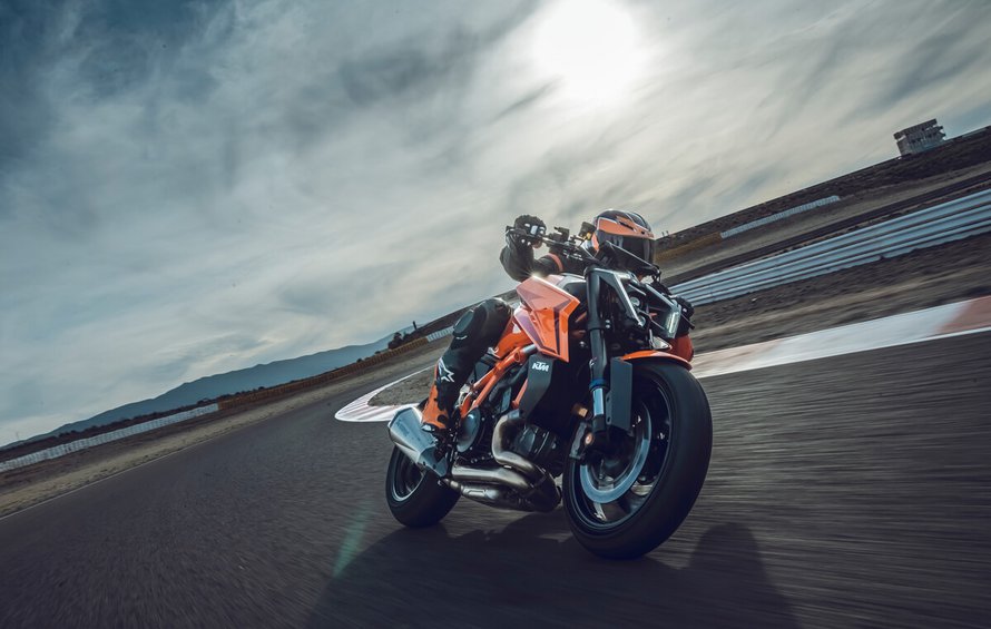 Η γκάμα KTM Duke 2026 είναι εδώ – Teaser για δύο νέα μοντέλα τον Απρίλιο