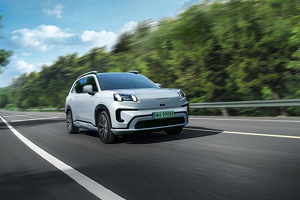 Στην Ελλάδα το AION V: Διαθέσιμο με μηνιαίο μίσθωμα και τιμή κάτω των 30.000€