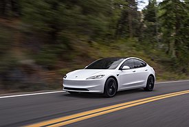 Tesla: Έκπτωση 2.500 € στο Model 3 Standard - Η νέα τιμή του