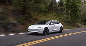 Tesla: Έκπτωση 2.500 € στο Model 3 Standard - Η νέα τιμή του