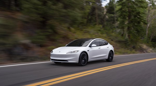 Tesla: Έκπτωση 2.500 € στο Model 3 Standard - Η νέα τιμή