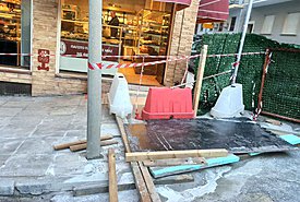 Παγκράτι: Κλειστή η Φορμίωνος μετά την καθίζηση του οδοστρώματος (photos-video)