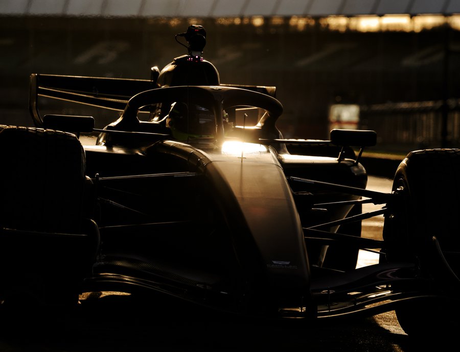 F1: Πάτησε πίστα η Cadillac - Δείτε τις πρώτες εικόνες