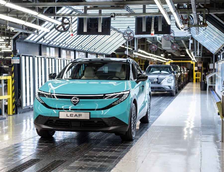 Nissan: Δείτε βήμα-βήμα πώς κατασκευάζεται το ολοκαίνουργιο Leaf (video)