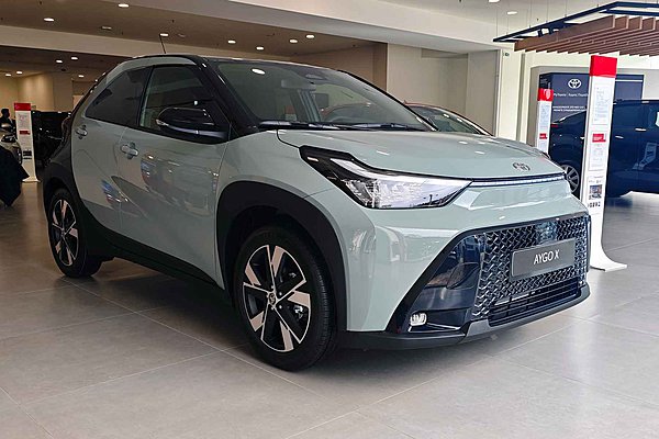 LIVE PHOTOS: Το νέο Toyota Aygo X μπήκε στις εκθέσεις (τιμές-εκδόσεις)
