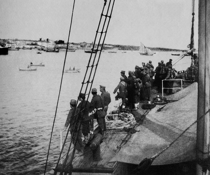 Πρέβεζα. Άφιξις εφέδρων στο Λιμάνι.