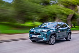 Δοκιμάζουμε το Toyota Yaris Cross Hybrid 130 AWD-i. Υβριδική τεχνολογία, τετρακίνηση και επιδόσεις (video)