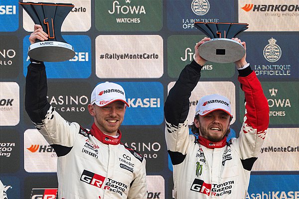 Ο Oliver γύρισε τον χρόνο στο… 2005!