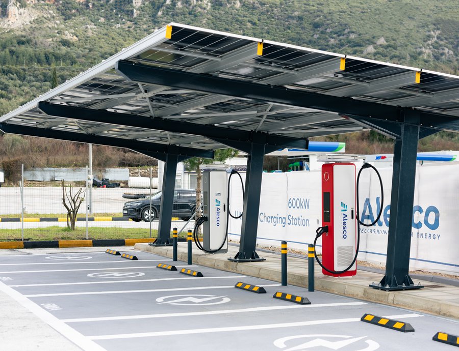 Πού βρίσκεται ο πρώτος ενεργειακά αυτόνομος κόμβος υπερταχείας φόρτισης EV στην Ελλάδα