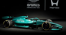 F1: Η Aston Martin AMR26 βγήκε στην πίστα και «έμεινε» (photo-video)