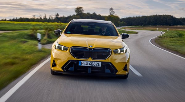 BMW M5 Touring: Πώς θα μοιάζει το ανανεωμένο μοντέλο - Όλες οι πληροφορίες (photos)