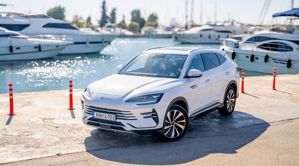 Η BYD ετοιμάζει PHEV μοντέλα με ηλεκτρική αυτονομία που θα φτάνει τα 300 km