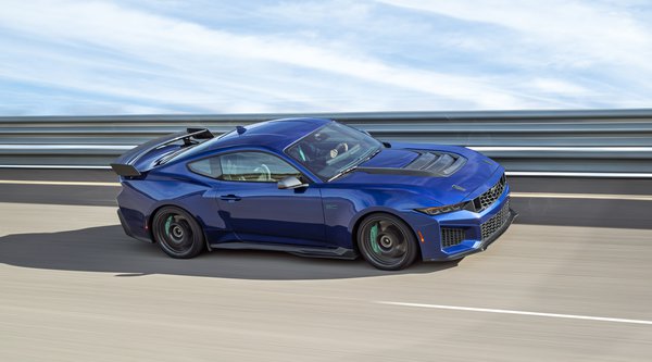 Το μυστήριο λύθηκε: H Ford Mustang Dark Horse SC αποδίδει 795 PS