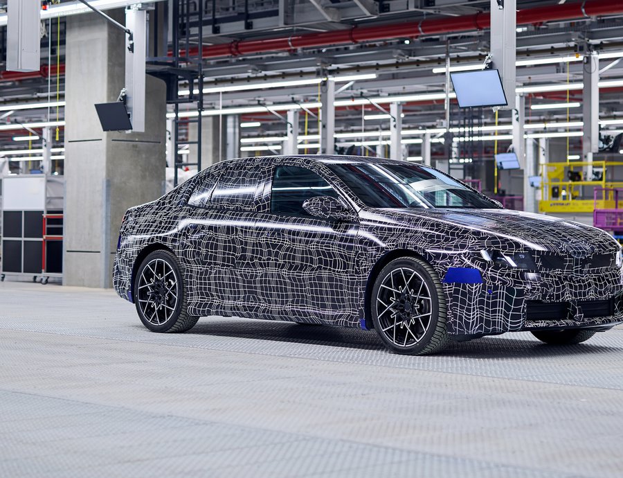 BMW: Ένα βήμα πιο κοντά στην κυκλοφορία η ηλεκτρική Σειρά 3 - Τι γνωρίζουμε ως τώρα (photos)