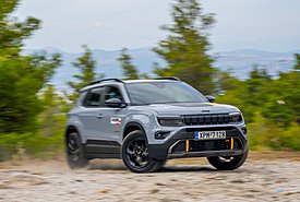 Δοκιμάζουμε το Jeep Avenger 4xe: Τετρακίνητο, υβριδικό, ικανό και πολύ μοδάτο