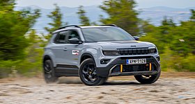 Δοκιμάζουμε το Jeep Avenger 4xe: Τετρακίνητο, υβριδικό, ικανό και πολύ μοδάτο