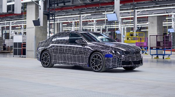 BMW: Ένα βήμα πιο κοντά στην κυκλοφορία η ηλεκτρική Σειρά 3 - Τι γνωρίζουμε ως τώρα (photos)