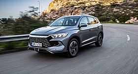 BYD Sealion 5 DM-i: Πρώτη δοκιμή για το μεγάλο πρακτικό, plug-in SUV (+video)