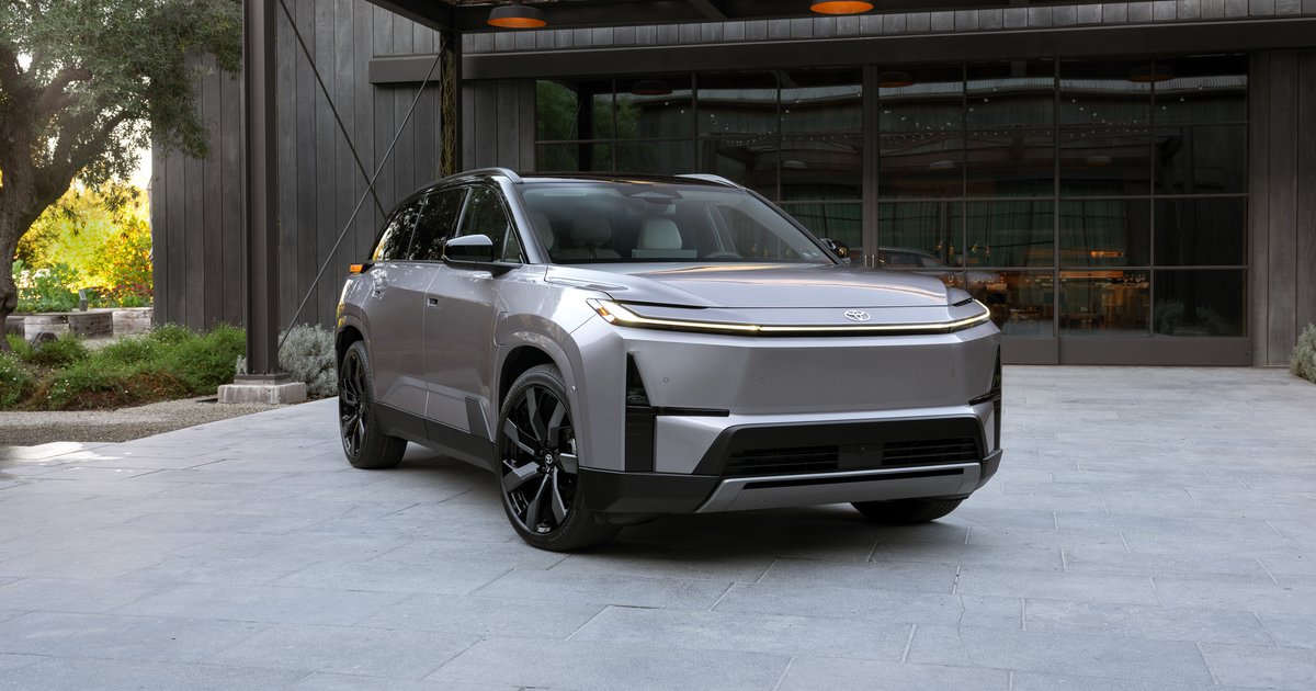 Toyota: Αυτό είναι το 7θέσιο Highlander με τα 515 km αυτονομίας (photos)