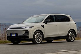 Leapmotor: Στην Ελλάδα το B10 Hyrbid EV με την αυτονομία των 900 km (τιμές-εκδόσεις)