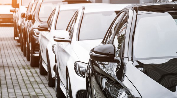 Ταξινομήσεις Ιανουαρίου: Τι «ψηφίζουν» Ευρωπαίοι και Έλληνες αγοραστές