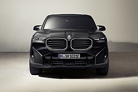 BMW: Ετοιμάζει νέο SUV για να τα «βάλει» με τη Mercedes G-Class