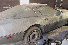 Αγνώριστη! Μια Chevrolet Corvette C4 πλένεται για πρώτη φορά μετά από 30 χρόνια (video)