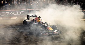 Η RB7 πήρε φωτιά σε Show Run στο Σαν Φρανσίσκο - Εγκατέλειψε το μονοθέσιο ο Tsunoda (video)