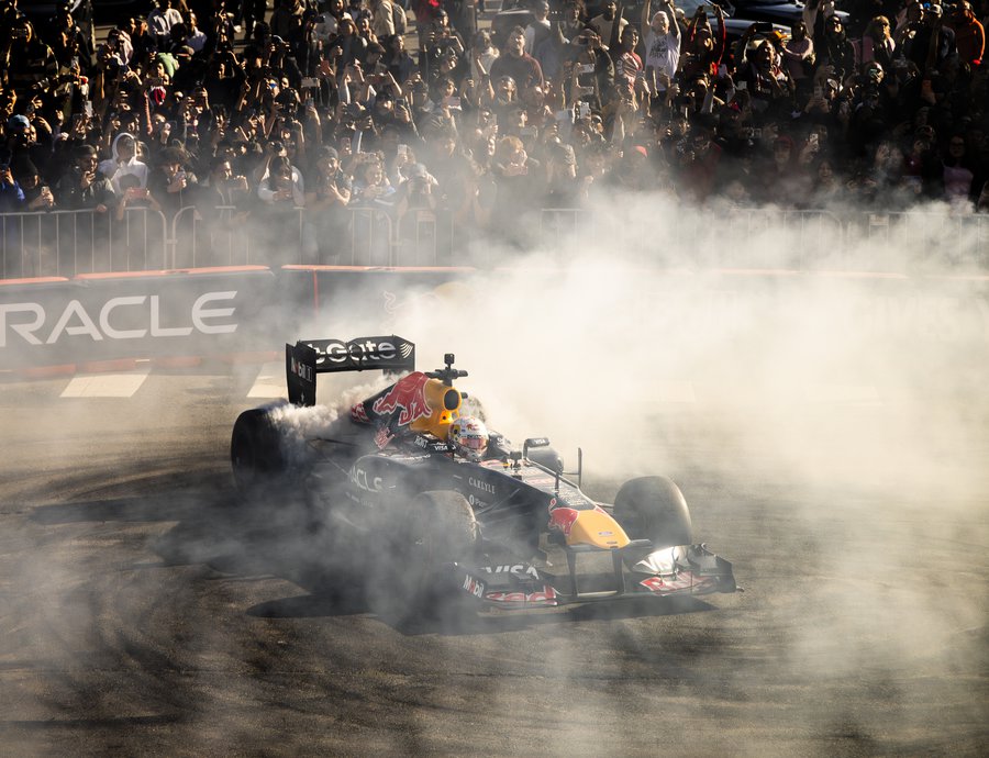 Η RB7 πήρε φωτιά σε Show Run στο Σαν Φρανσίσκο - Εγκατέλειψε το μονοθέσιο ο Tsunoda (video)