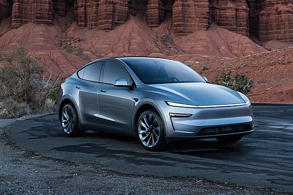 Tesla: Άνοιξαν οι παραγγελίες για το επταθέσιο Model Y (τιμή)
