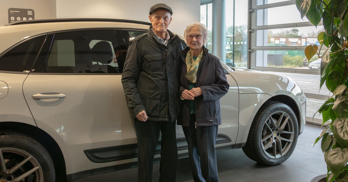 Στα 92 του αγόρασε την πρώτη του Porsche και ήδη σκέφτεται τη δεύτερη…