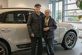 Στα 92 του αγόρασε την πρώτη του Porsche και ήδη σκέφτεται τη δεύτερη…