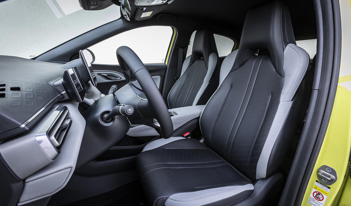 Αλβανία: Αυτό ήταν το πρώτο σε πωλήσεις αυτοκίνητο το 2025 στη γειτονική χώρα