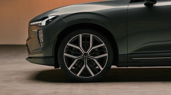 Ποιο μοντέλο της Volvo πουλάει σαν «ζεστό ψωμί» - Η τιμή του στην Ελλάδα