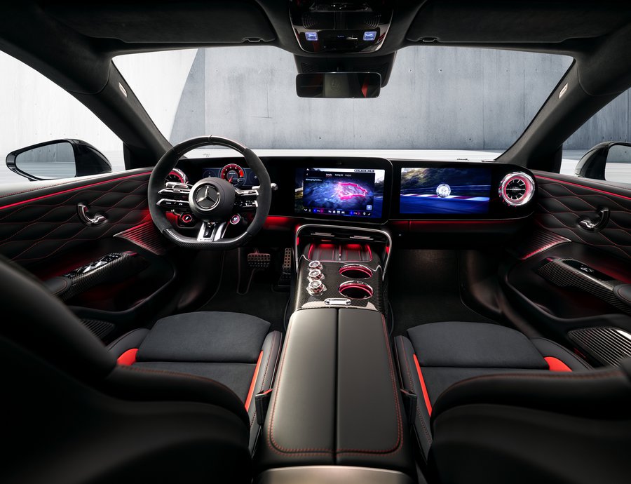 Η Mercedes δείχνει για πρώτη φορά το εσωτερικό της AMG GT των 1.300 PS (photos)
