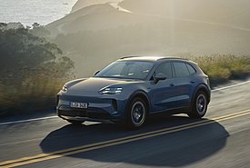 Νέα τετρακίνητη έκδοση για την Porsche Cayenne - Η τιμή στην Ελλάδα (photos)