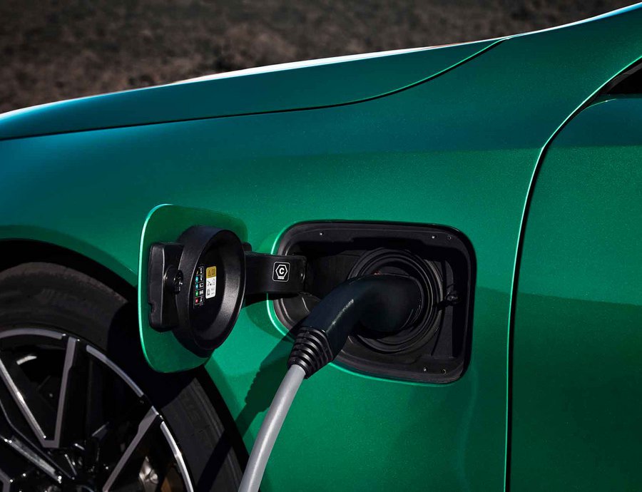 Έρευνα: Η τιμή των καυσίμων ανεβαίνει και ο κόσμος «ψάχνεται» για ηλεκτρικά