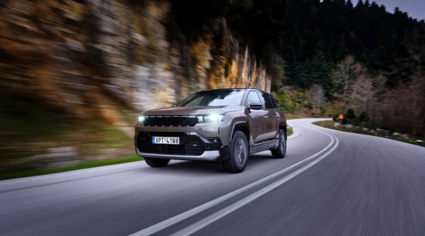 Δοκιμάζουμε στην Ελλάδα το νέο Jeep Compass e-Hybrid 145: Φινέτσα και ικανότητες