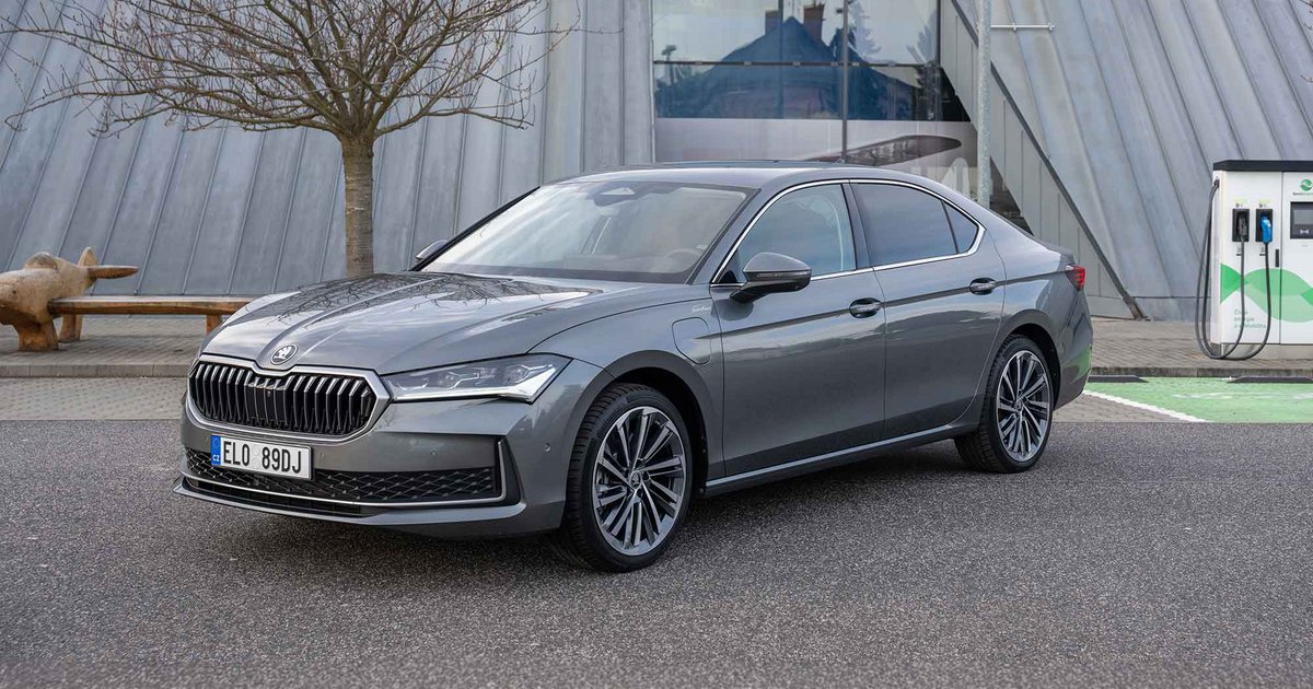 Οι τιμές του νέου Skoda Superb PHEV των 272 PS στην Ισπανία (πίνακας)