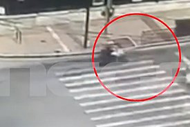 Σοκαριστικό video: Αστυνομικός παραβίασε κόκκινο σηματοδότη και σκότωσε 63χρονο