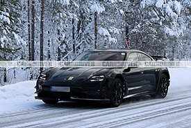 Porsche Taycan GT4 RS: Με νέα αεροδυναμικά μέρη και στόχο το ρεκόρ στο Nurburgring (photos)