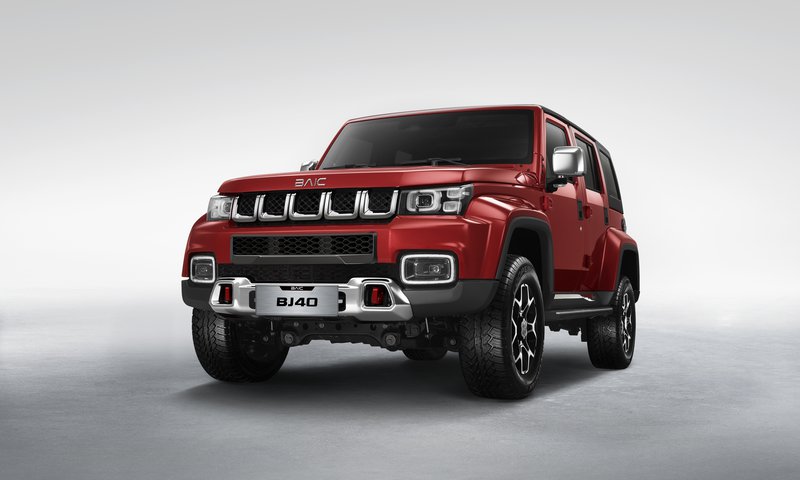 Ένα από τα σπάνια αυθεντικά off-road το BJ40, υπενθυμίζει την παράδοση της BAIC στις σκληροτράχηλες κατασκευές.