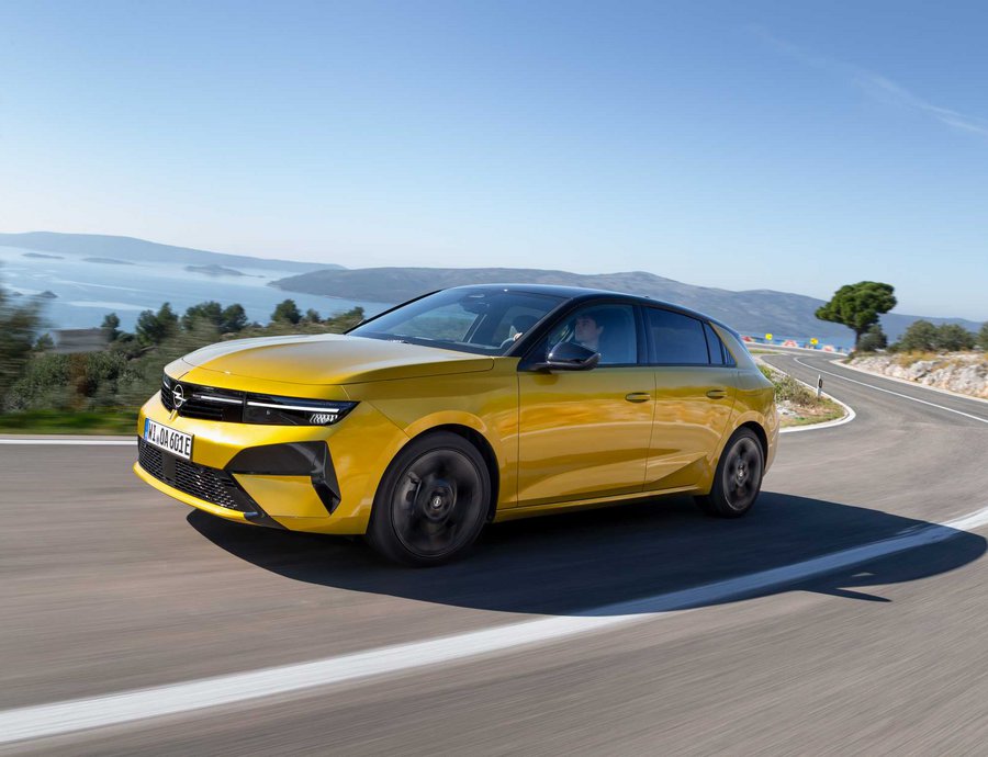 Οδηγούμε στην Κροατία το νέο Opel Astra σε Hybrid 145 και PHEV 196 PS