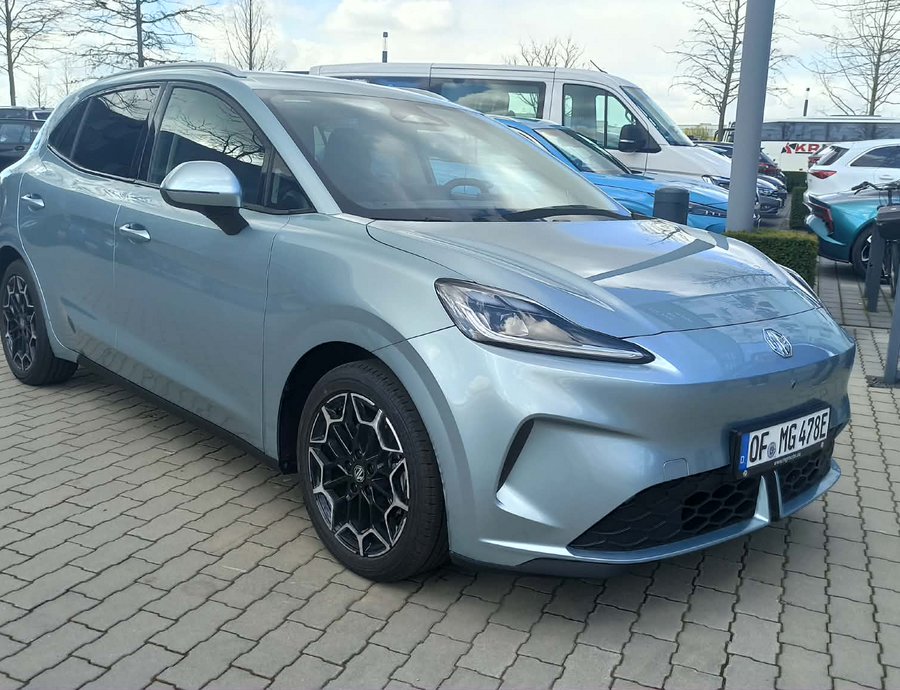 Αποστολή στη Γερμανία: Οδηγούμε το νέο MG4 Urban 160 PS