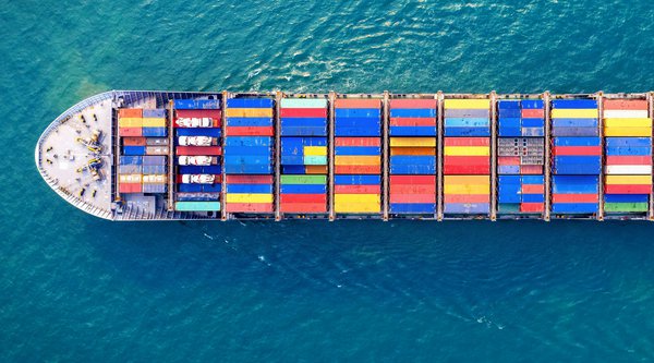 Πόλεμος στο Ιράν: Χιλιάδες μεταχειρισμένα αυτοκίνητα έχουν «κολλήσει» σε λιμάνια της Ασίας